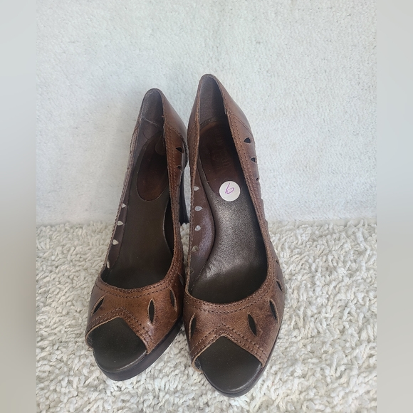 Brown open toe heels - Picture 2 of 9